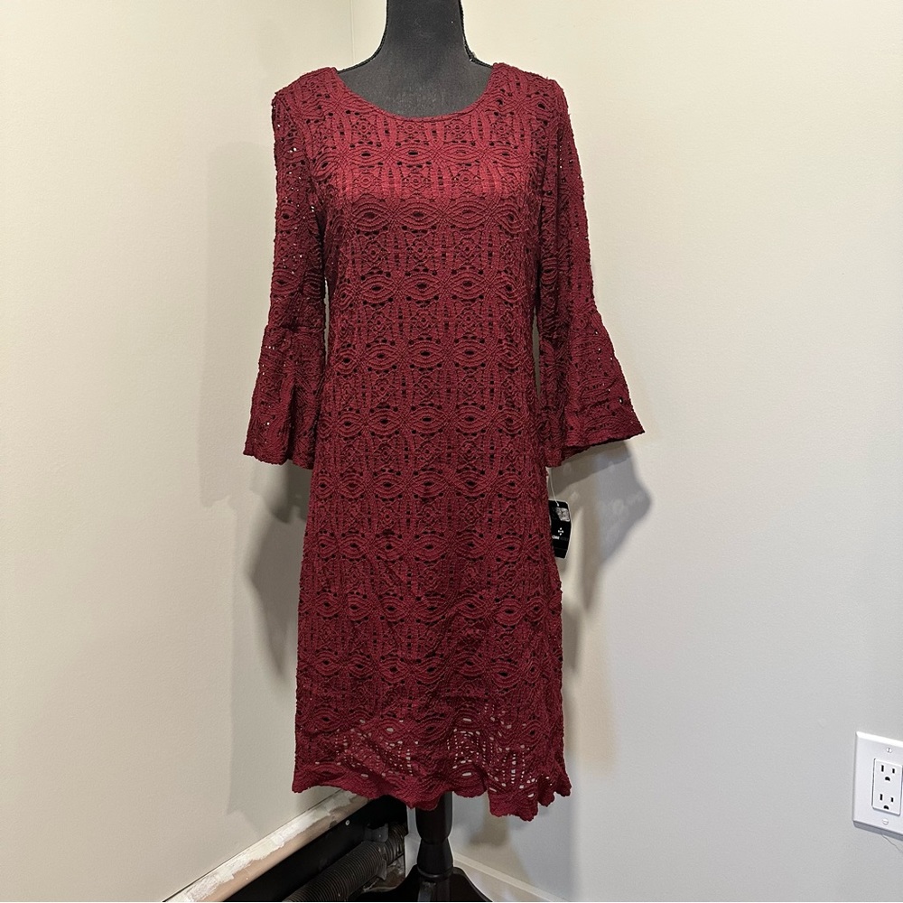 NWT Ronni Nicole Lace Bell Sleeve Dress - Picture 3 of 5